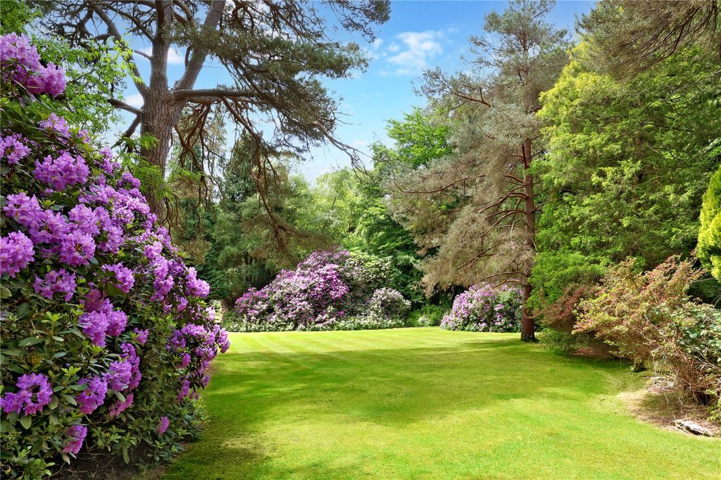 Property photo 3 of 13 Gardens