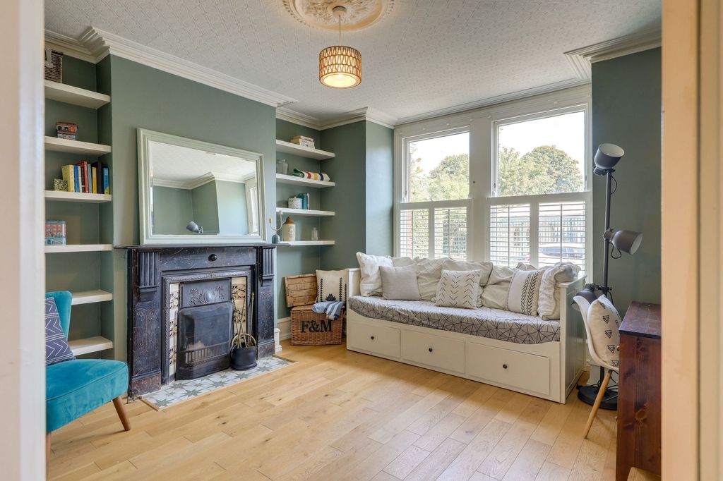 Property photo 2 of 13
