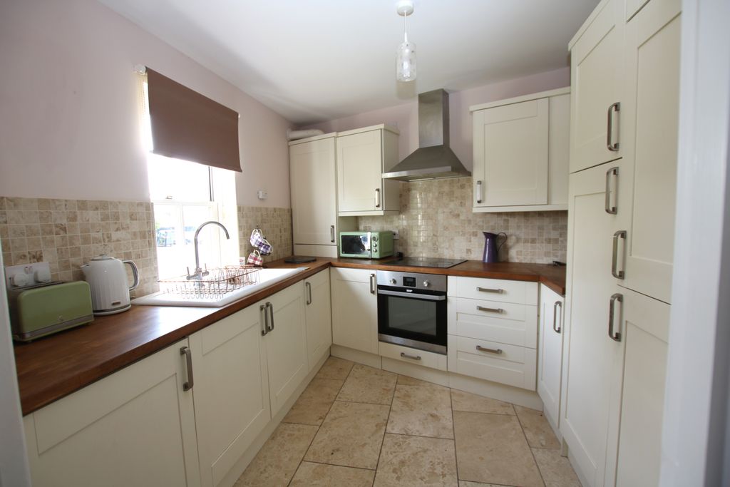 Property photo 2 of 10 18Chequerslanec