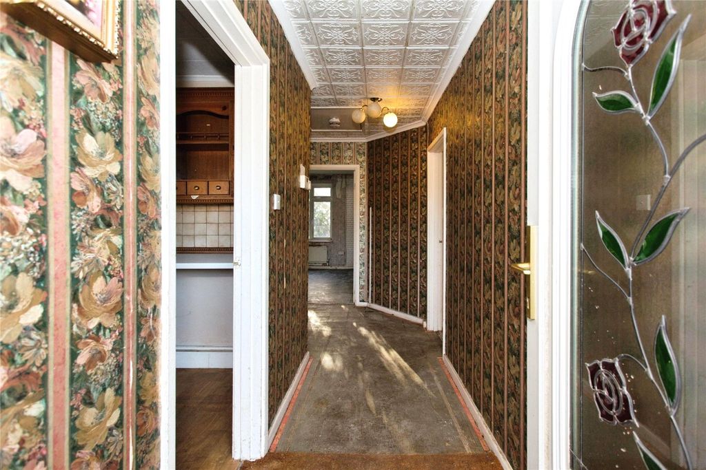 Property photo 2 of 21 Picture No. 23