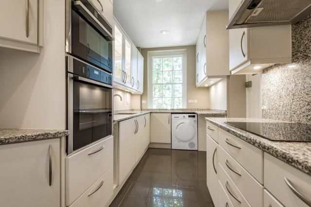 Property photo 2 of 10 Kitchen