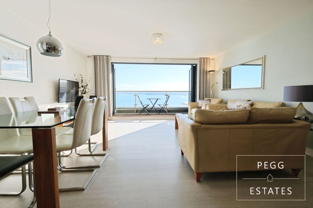 Property photo 1 of 42