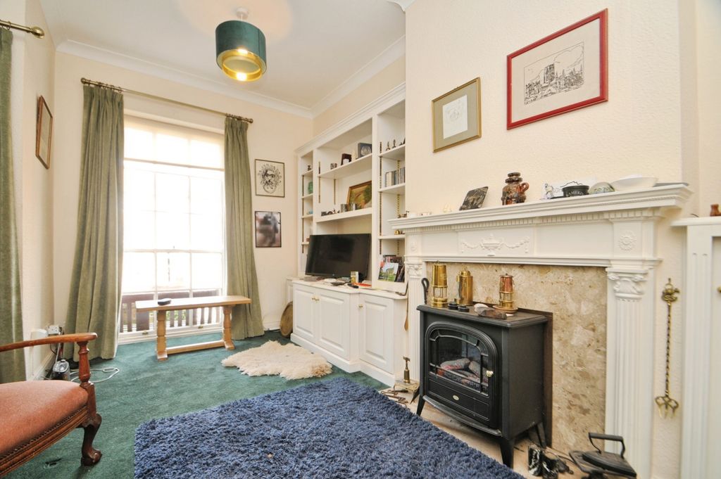 Property photo 2 of 17 Photo