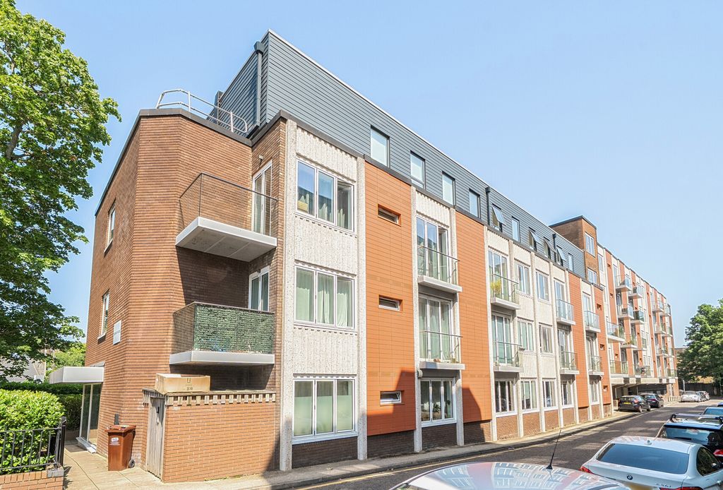 Property photo 1 of 18 1483077-16-6A3d5F...
