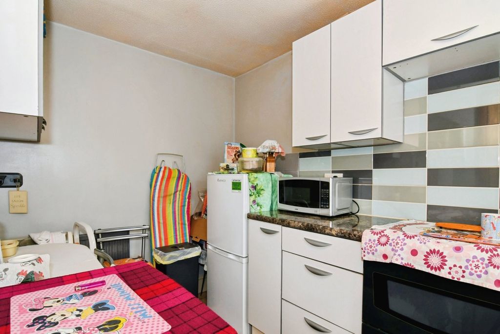 Property photo 3 of 16