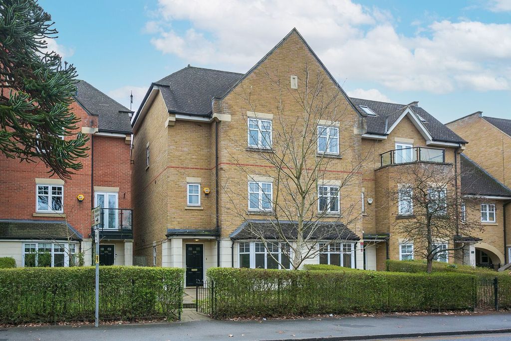 Property photo 2 of 35