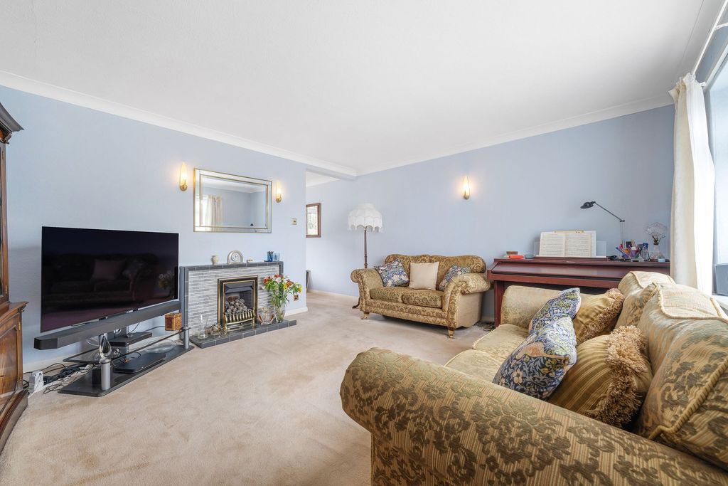Property photo 2 of 13