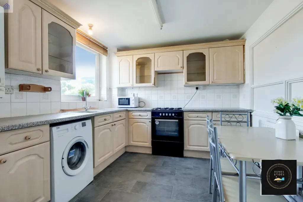 Property photo 3 of 3