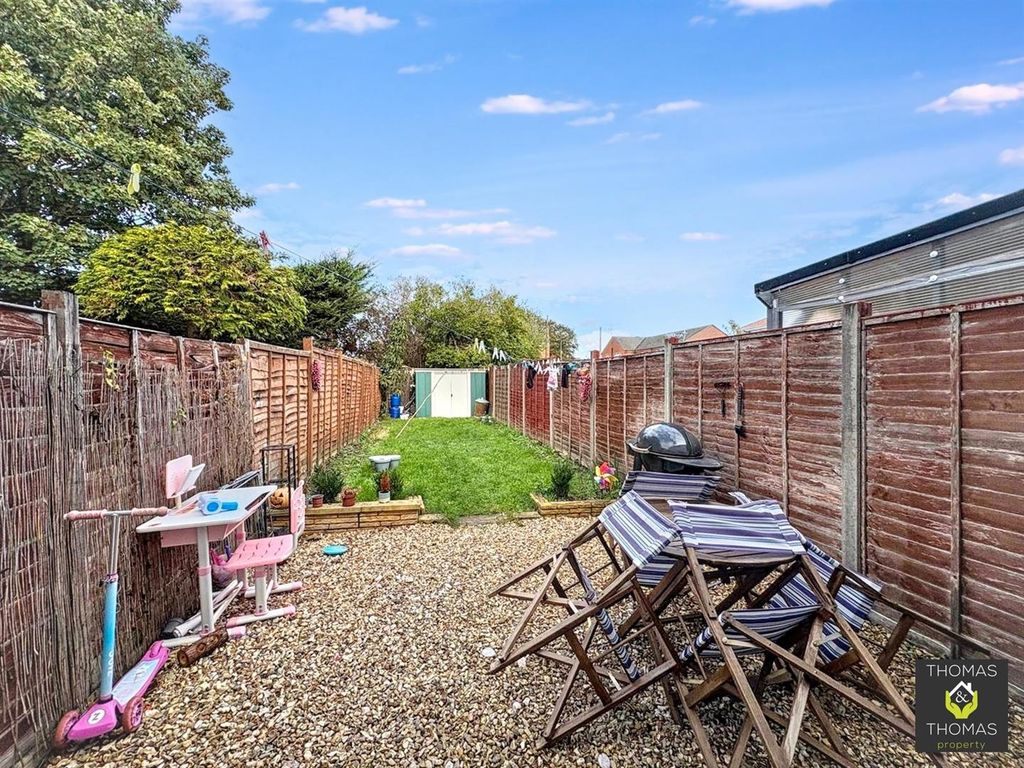 Property photo 2 of 8
