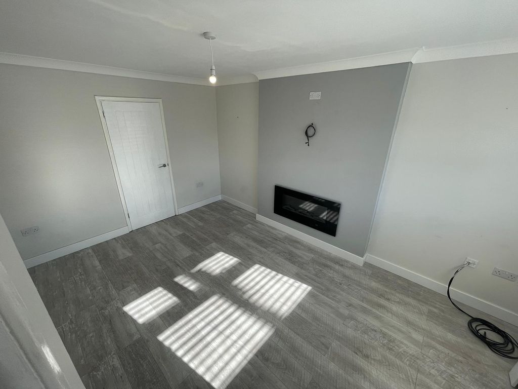 Property photo 2 of 10 Image