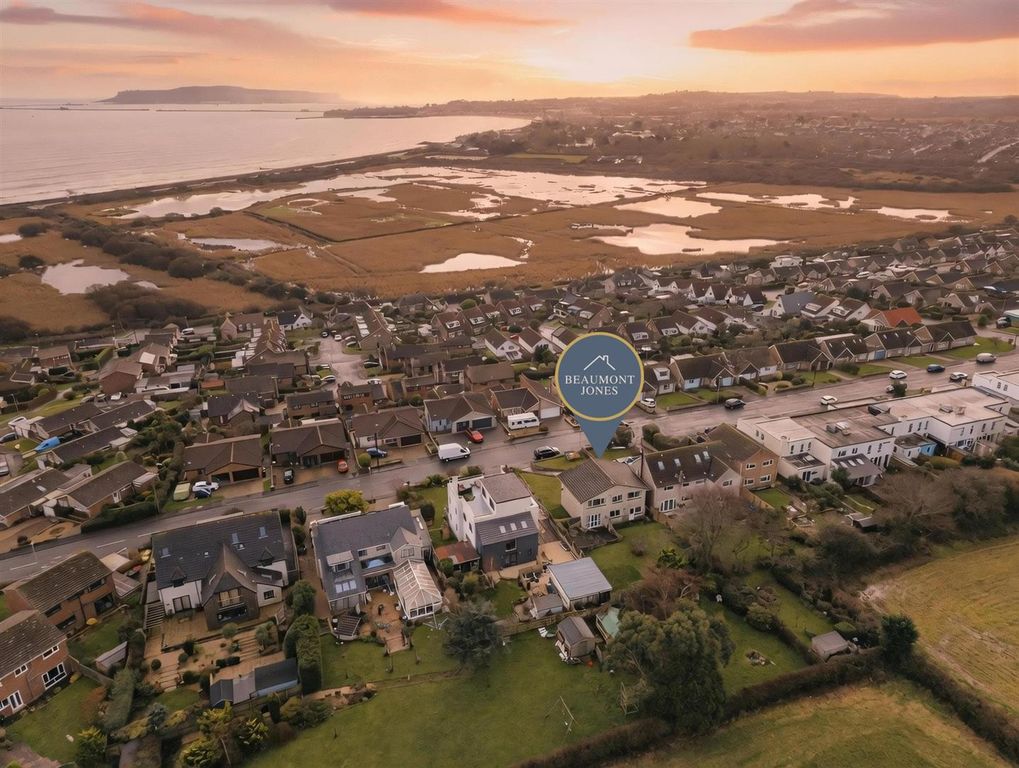 Property photo 1 of 31 4 Rev.Jpg