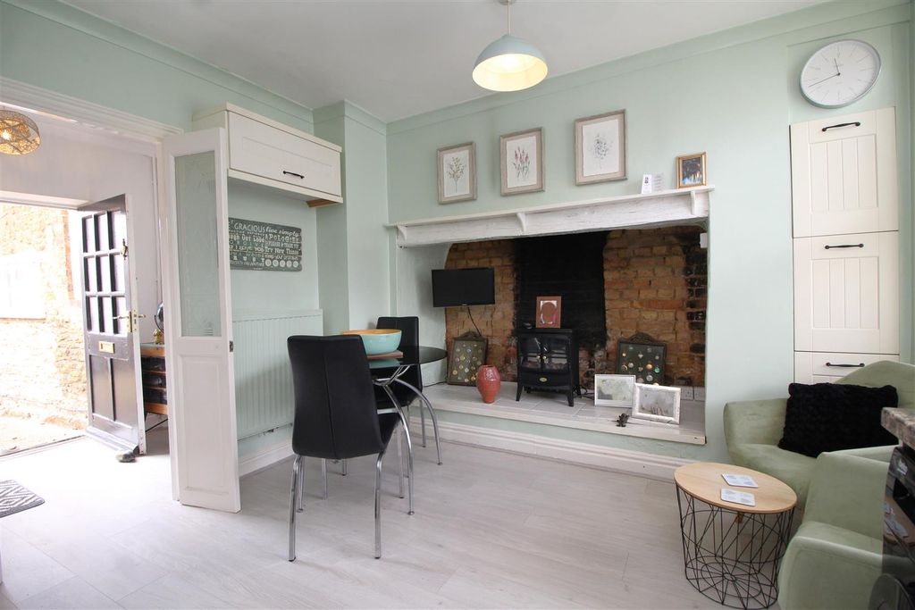 Property photo 2 of 14 Dining Area 1 .Jpg