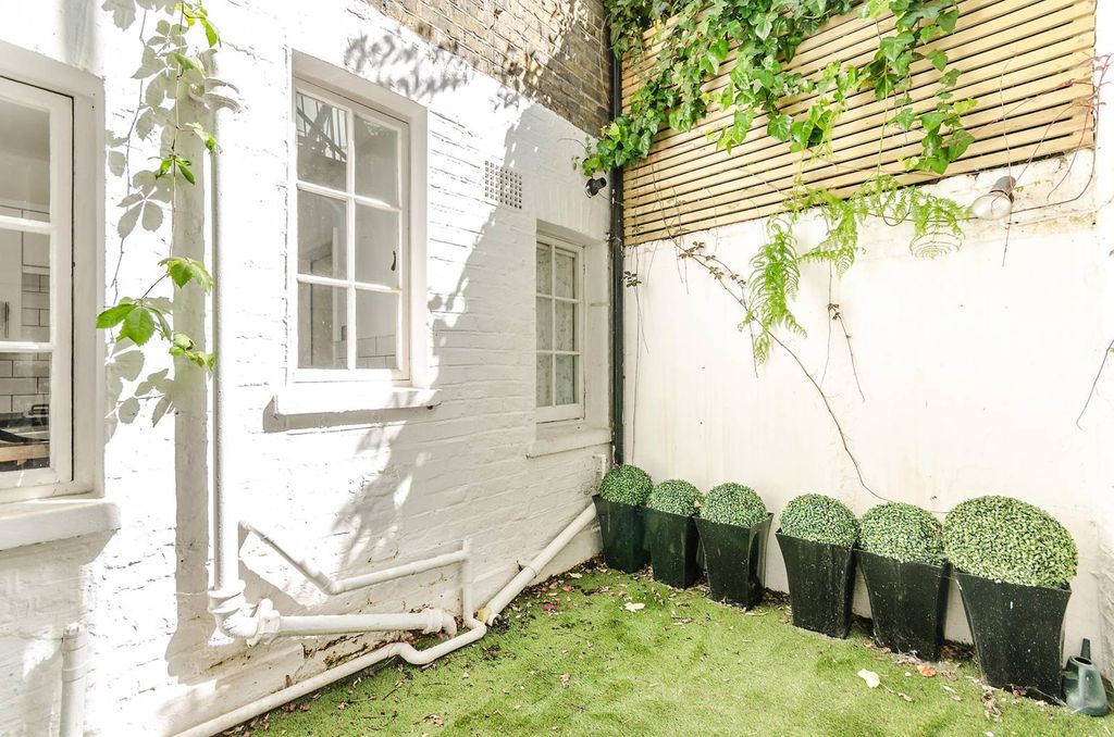 Property photo 3 of 11