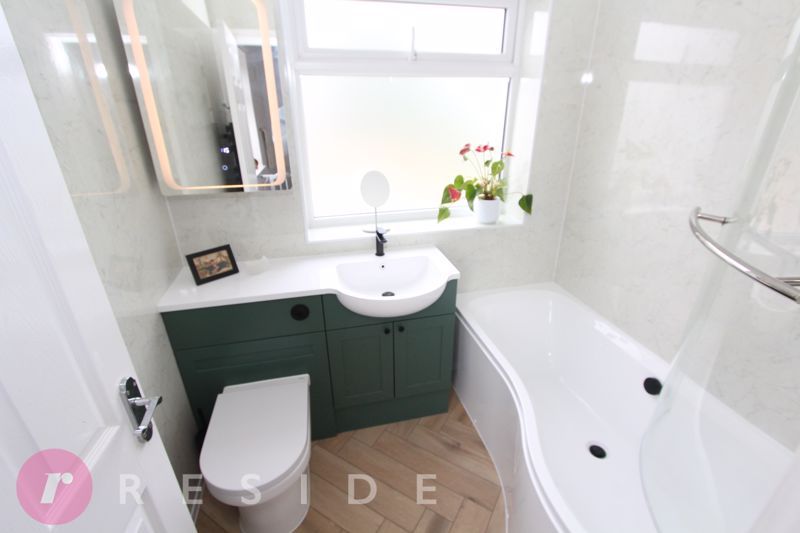 Property photo 3 of 20 Bathroom