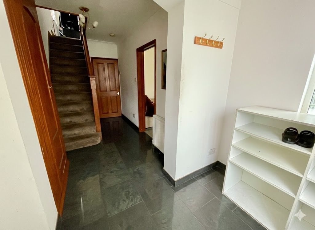 Property photo 2 of 11 4909983