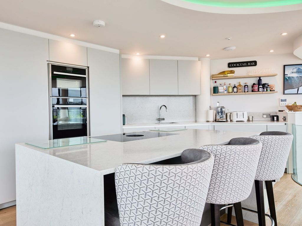 Property photo 3 of 28