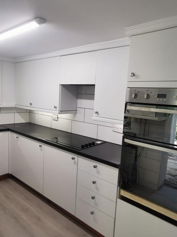 Property photo 3 of 12 Kitchen