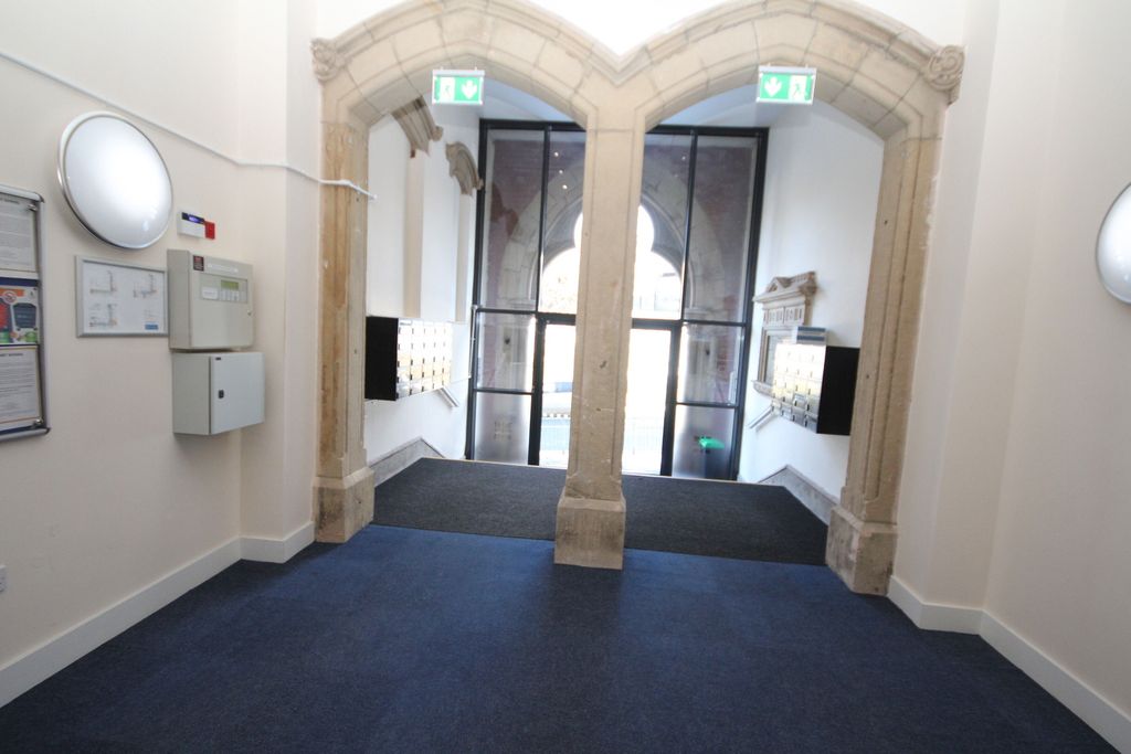 Property photo 2 of 12 Entrance