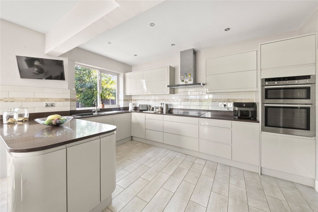 Property photo 2 of 19 Picture No. 02