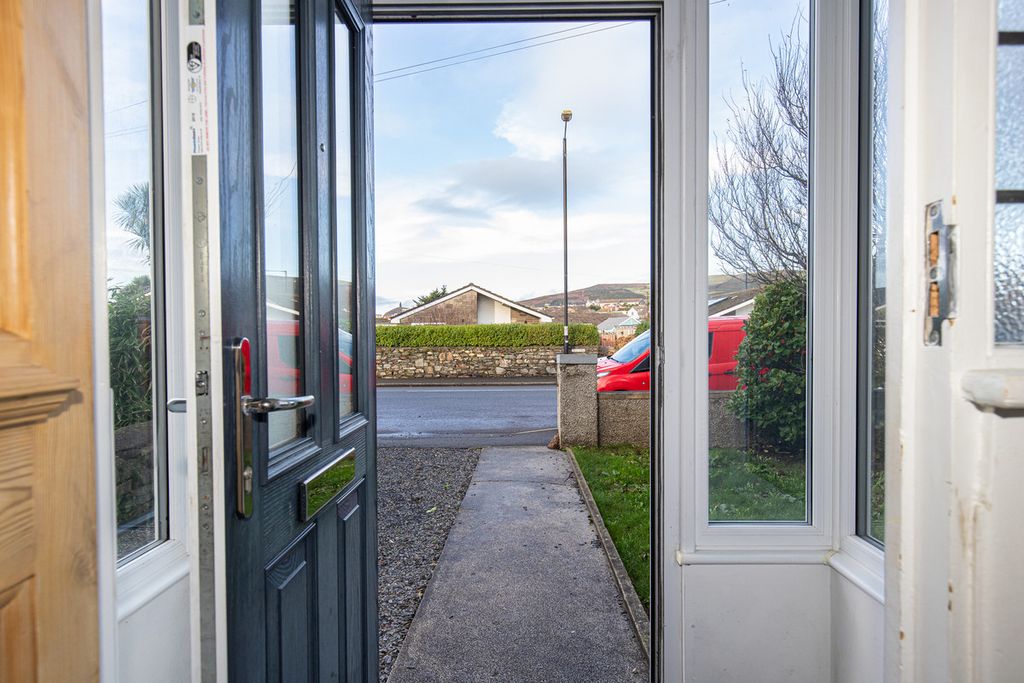 Property photo 3 of 42