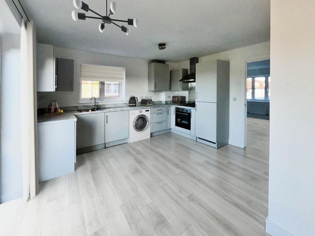 Property photo 2 of 8 Kitchen