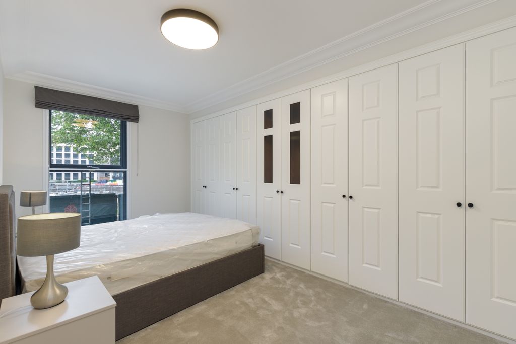 Property photo 3 of 11 Master Bedroom