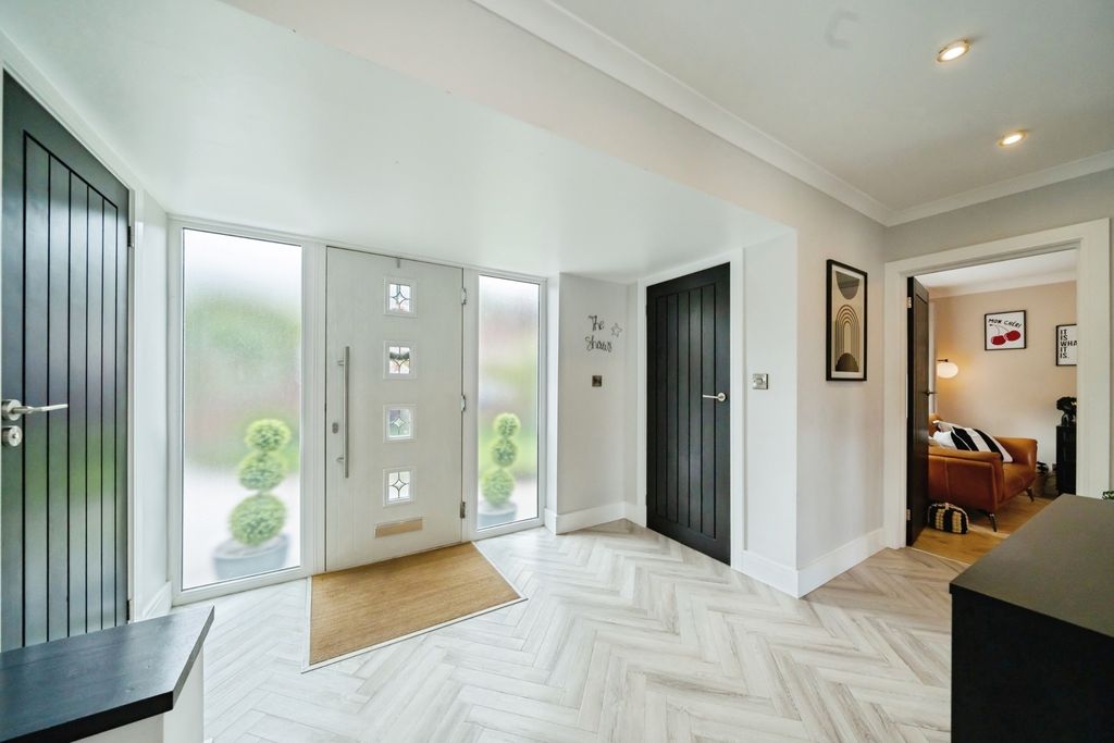 Property photo 2 of 25 Hallway