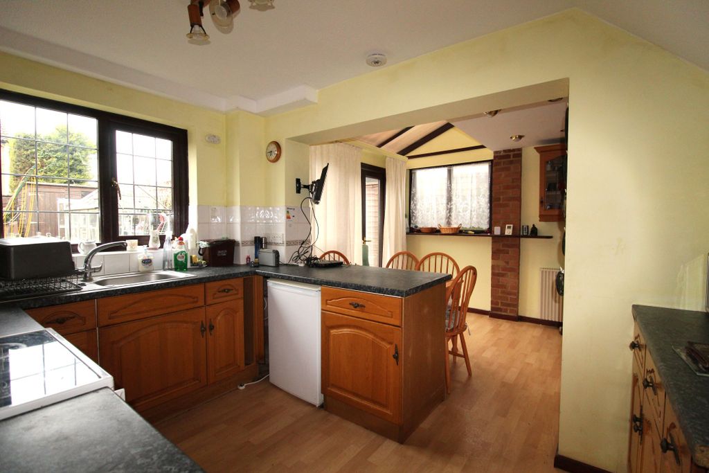 Property photo 3 of 9