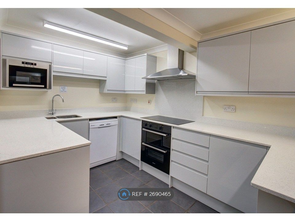 Property photo 1 of 9 Kitchen