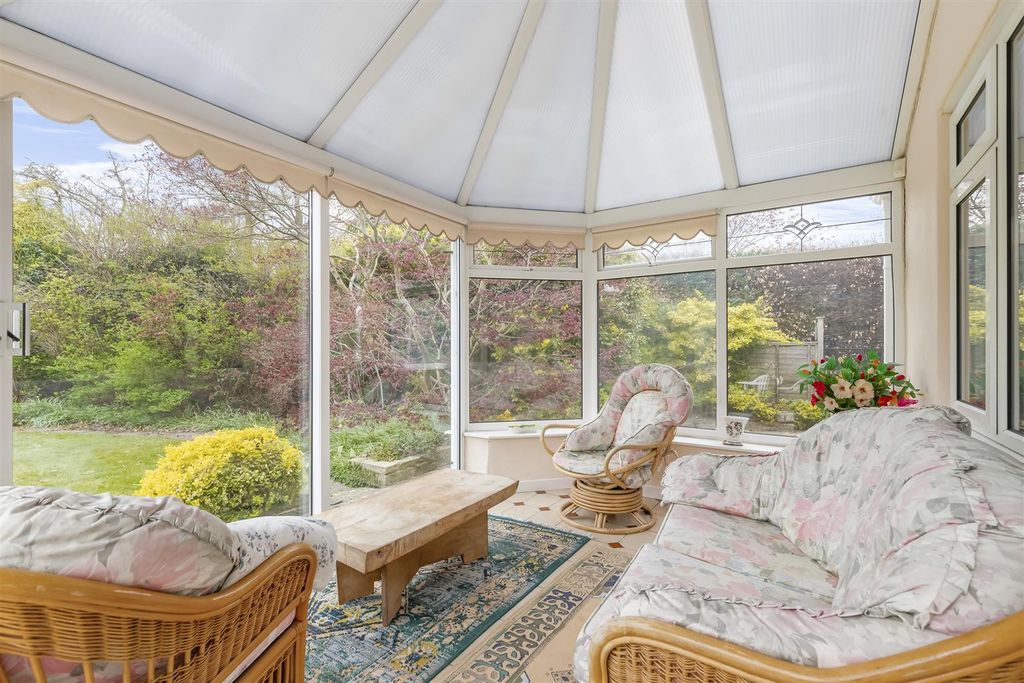 Property photo 3 of 24 Conservatory