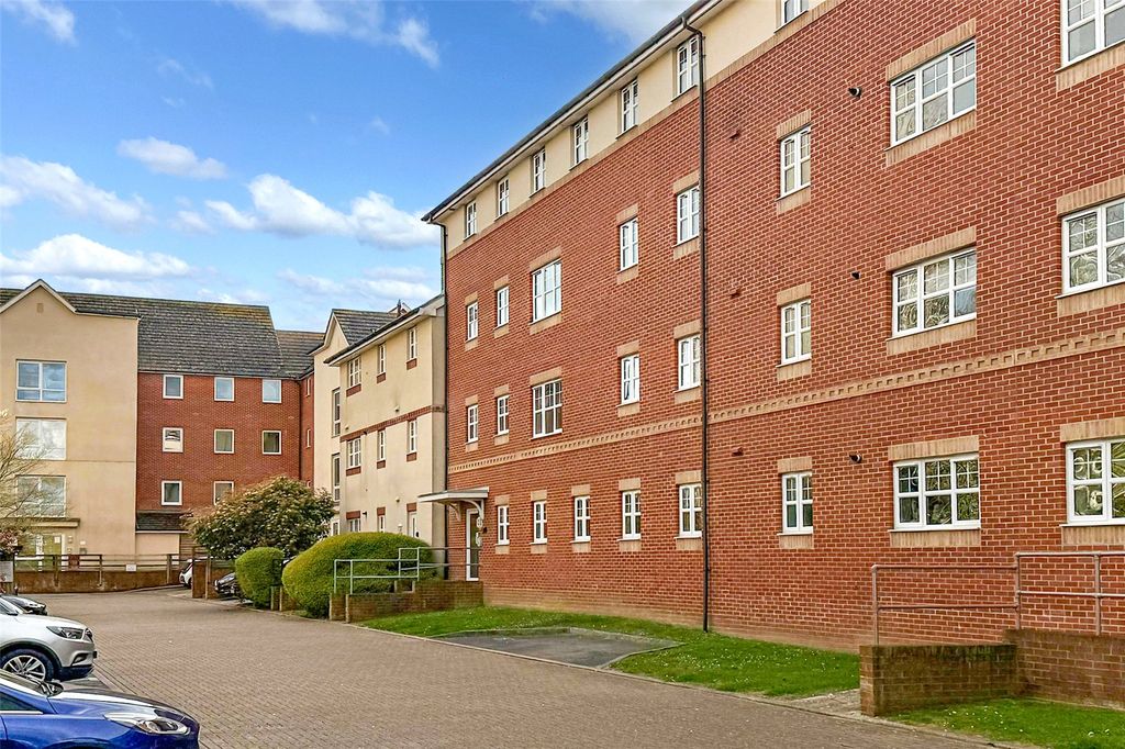 Property photo 1 of 16 Picture No. 18