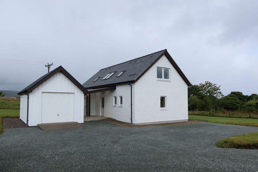 Property photo 1 of 64