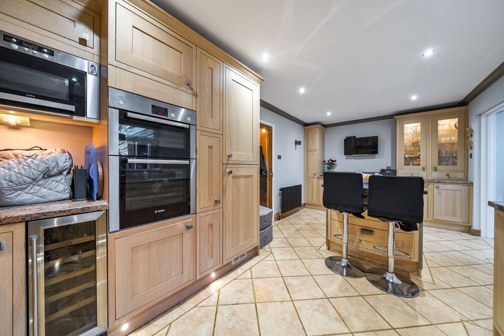 Property photo 3 of 21 Picture No. 11