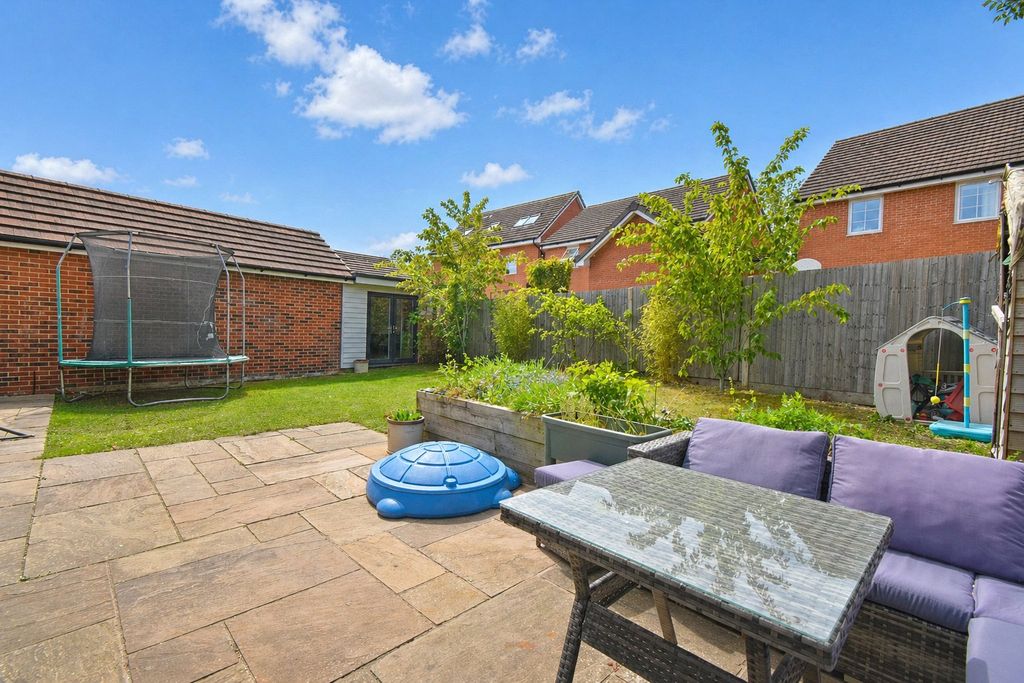 Property photo 2 of 20 Picture No. 21