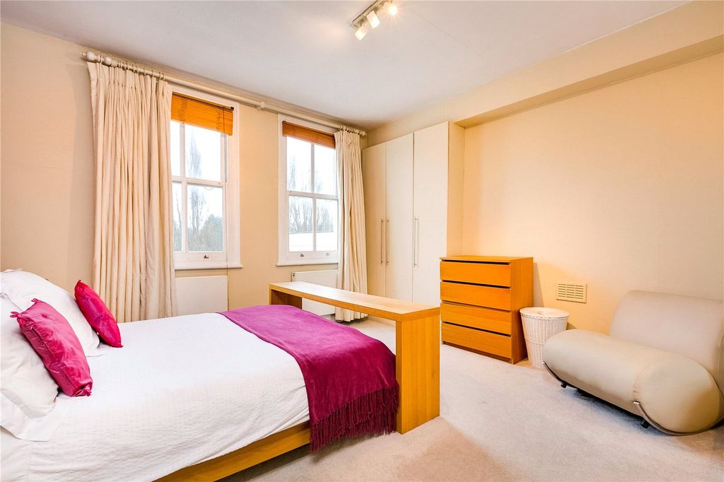 Property photo 3 of 8