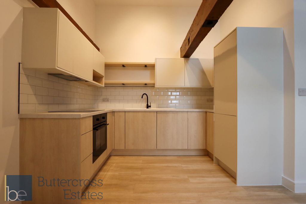 Property photo 3 of 14 Kitchen