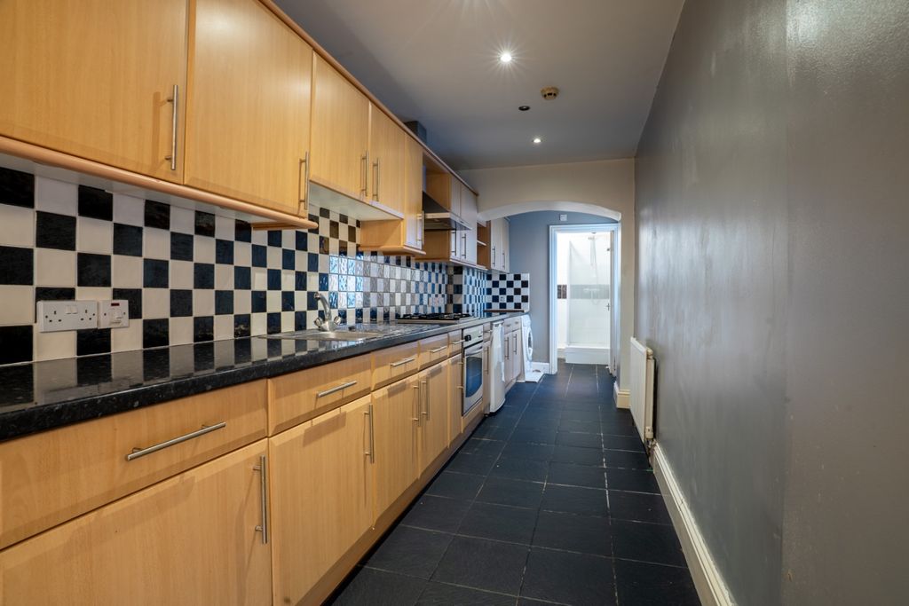 Property photo 3 of 13 4267195