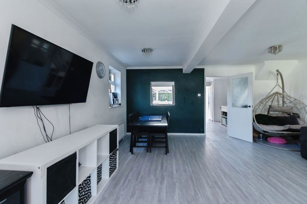 Additional image 6 of 3 bed semi-detached house for saleBronte Avenue, Christchurch BH23