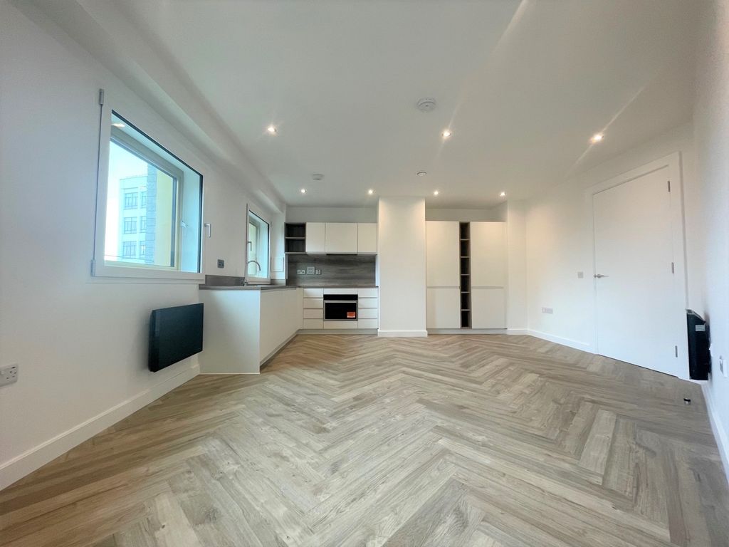Property photo 1 of 8 Living Room