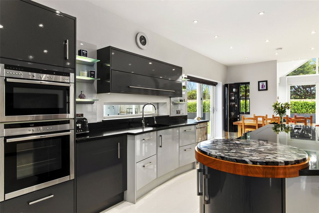 Property photo 3 of 64 Picture No. 60