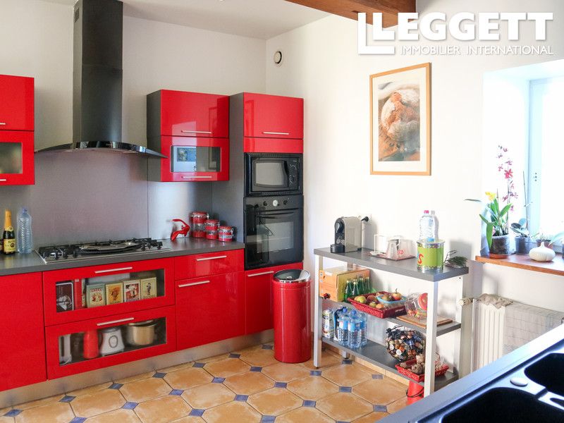 Property photo 3 of 10