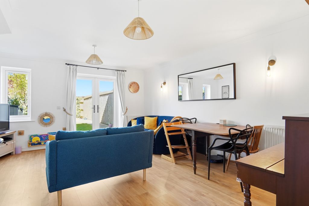 Property photo 3 of 22 Image020