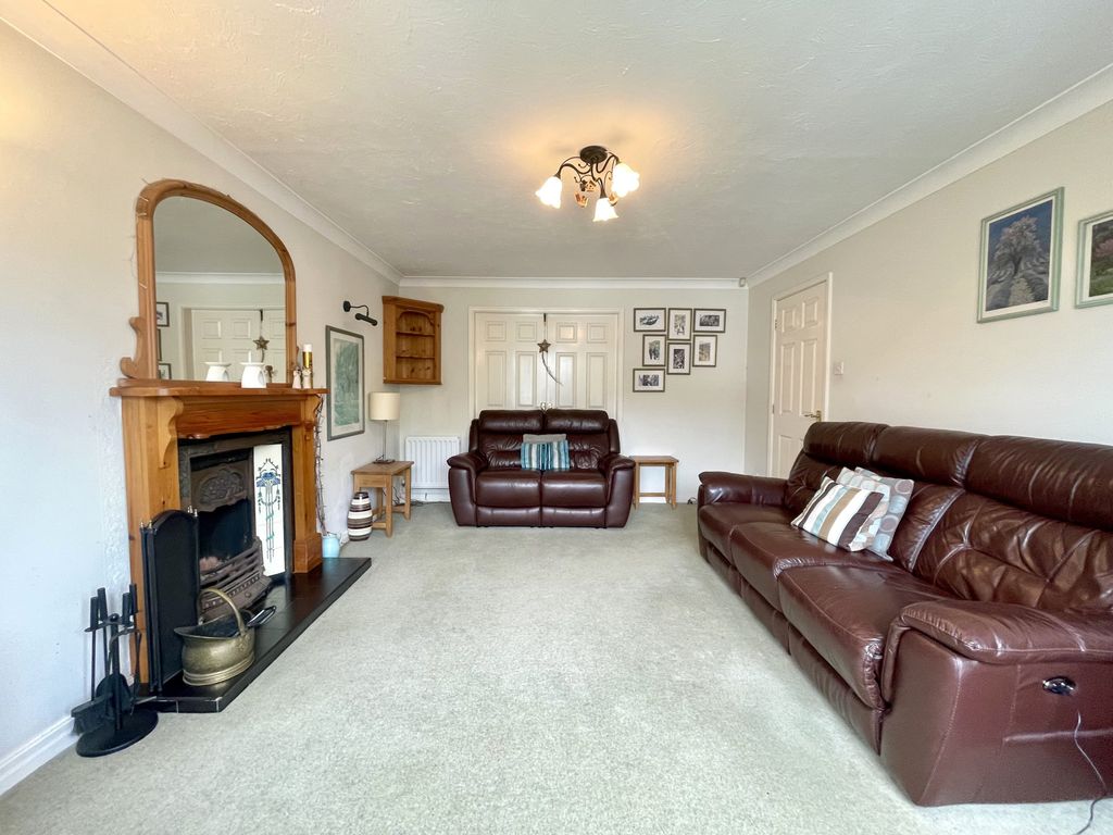 Property photo 3 of 22