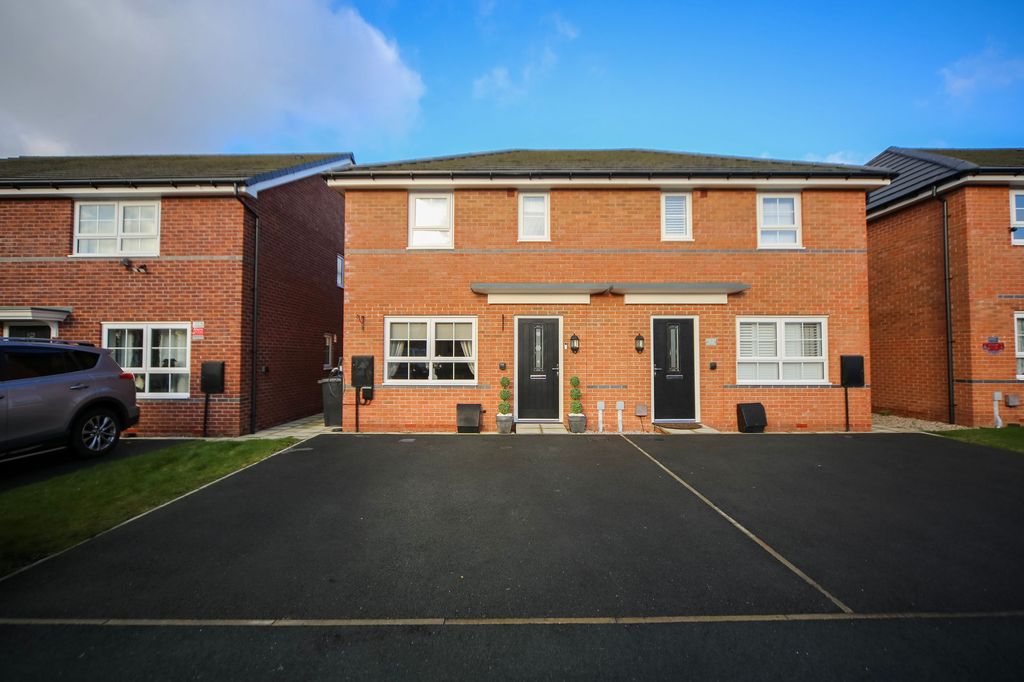 Property photo 1 of 30