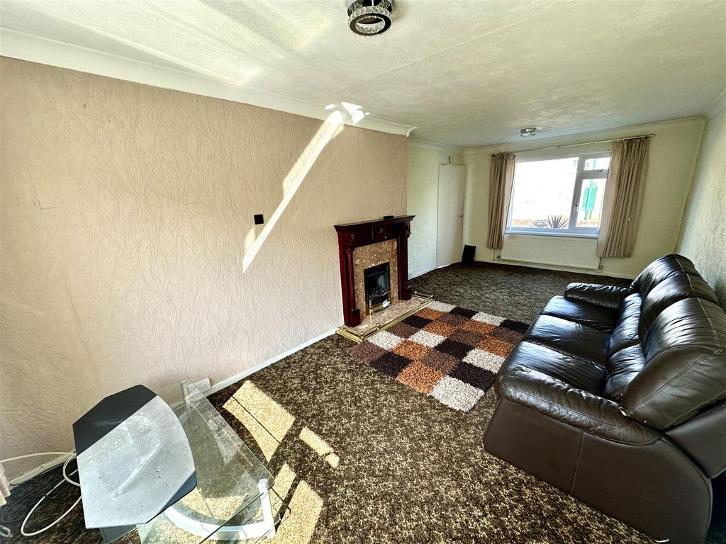 Property photo 3 of 13 Living Room