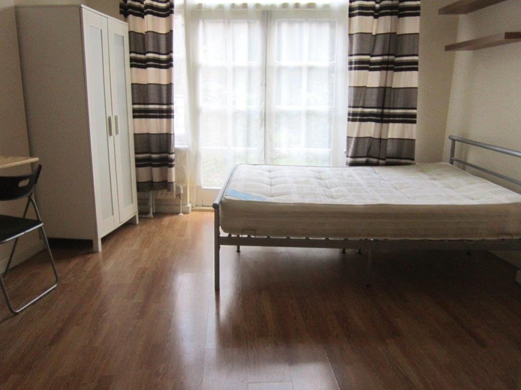 Property photo 2 of 4 Bed
