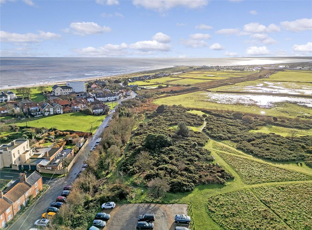 Property photo 3 of 14 Sea View