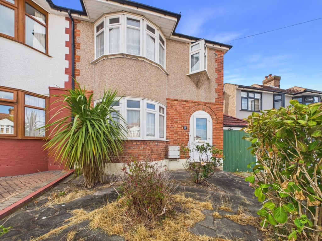 Property photo 1 of 12 Presented By Kevin At Ewemove Abbey Wood And Belve