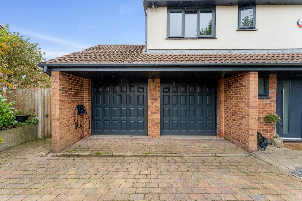 Property photo 3 of 57 4340952