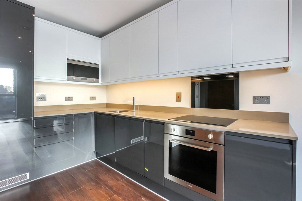 Property photo 1 of 9 Kitchen